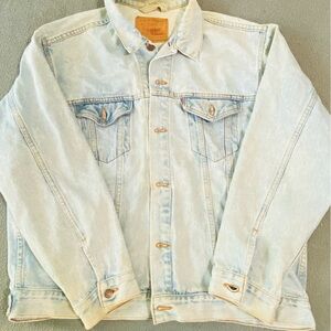 Levi’s Faded Jean Jacket Men’s size X Large 1980s style